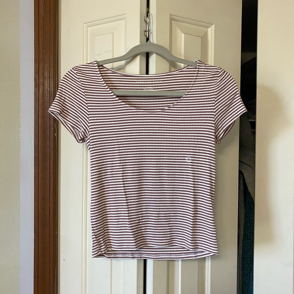 Cropped short-sleeve top!